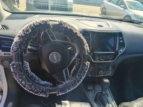 Used 2021 Jeep Cherokee Limited image 8