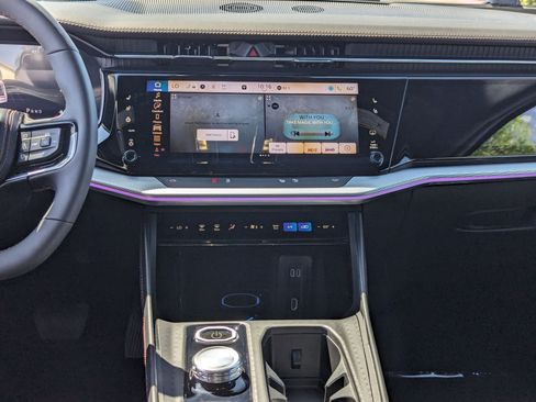 Used 2024 Jeep Wagoneer Launch Edition image 31