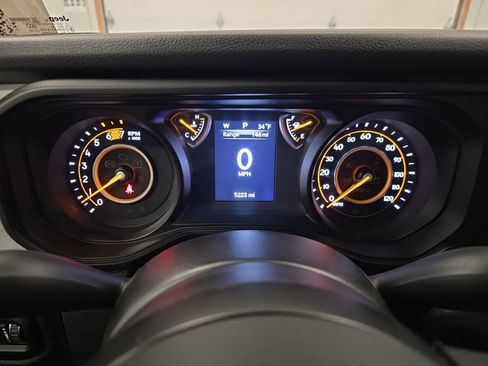Used 2024 Jeep Wrangler Sport image 15