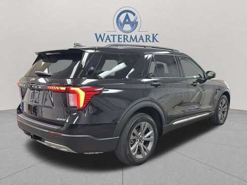 Used 2025 Ford Explorer Active w/ Active Comfort Package AWD/4WD image 7