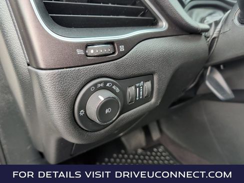 Used 2019 Jeep Cherokee Trailhawk w/ Cold Weather Group AWD/4WD image 22