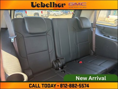 Used 2015 GMC Yukon SLT w/ HD Trailering Package AWD/4WD image 8
