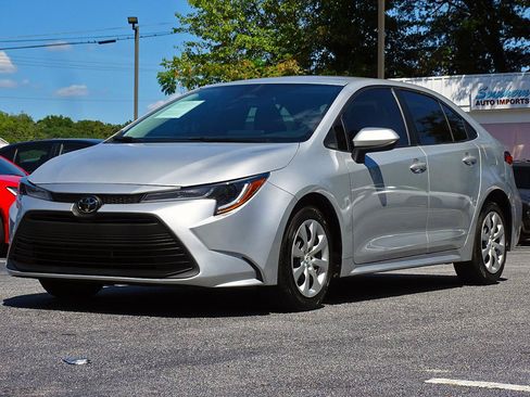 Used 2024 Toyota Corolla LE FWD image 6