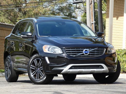 Used 2017 Volvo XC60 T5 Dynamic w/ Preferred Option Package image 3