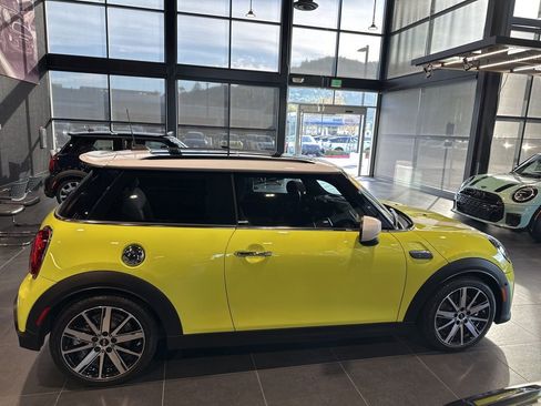 Used 2023 MINI Cooper S image 6