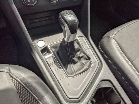 Used 2022 Volkswagen Taos SE image 24