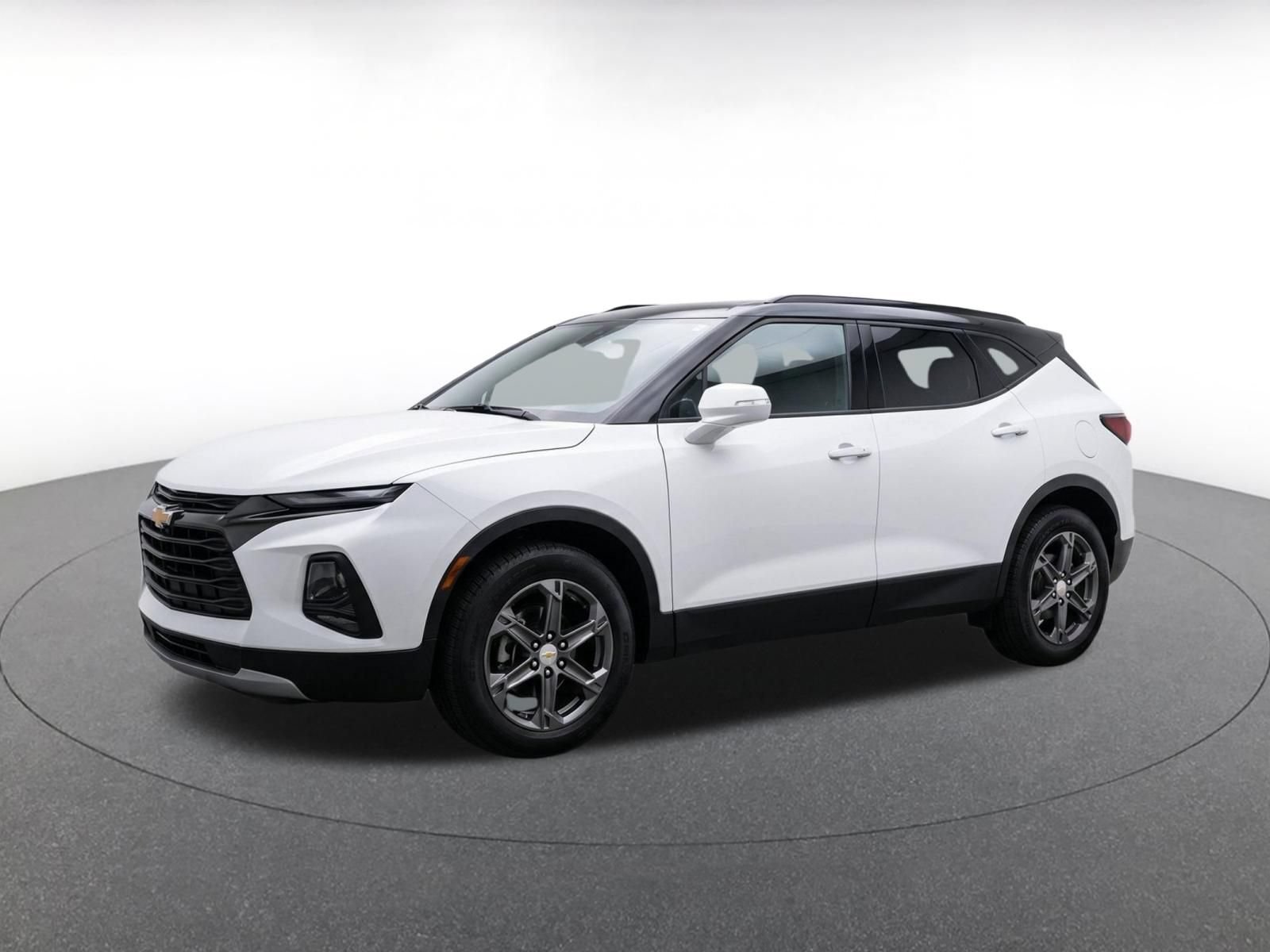 Used 2026 Chevrolet Blazer LT FWD image 3