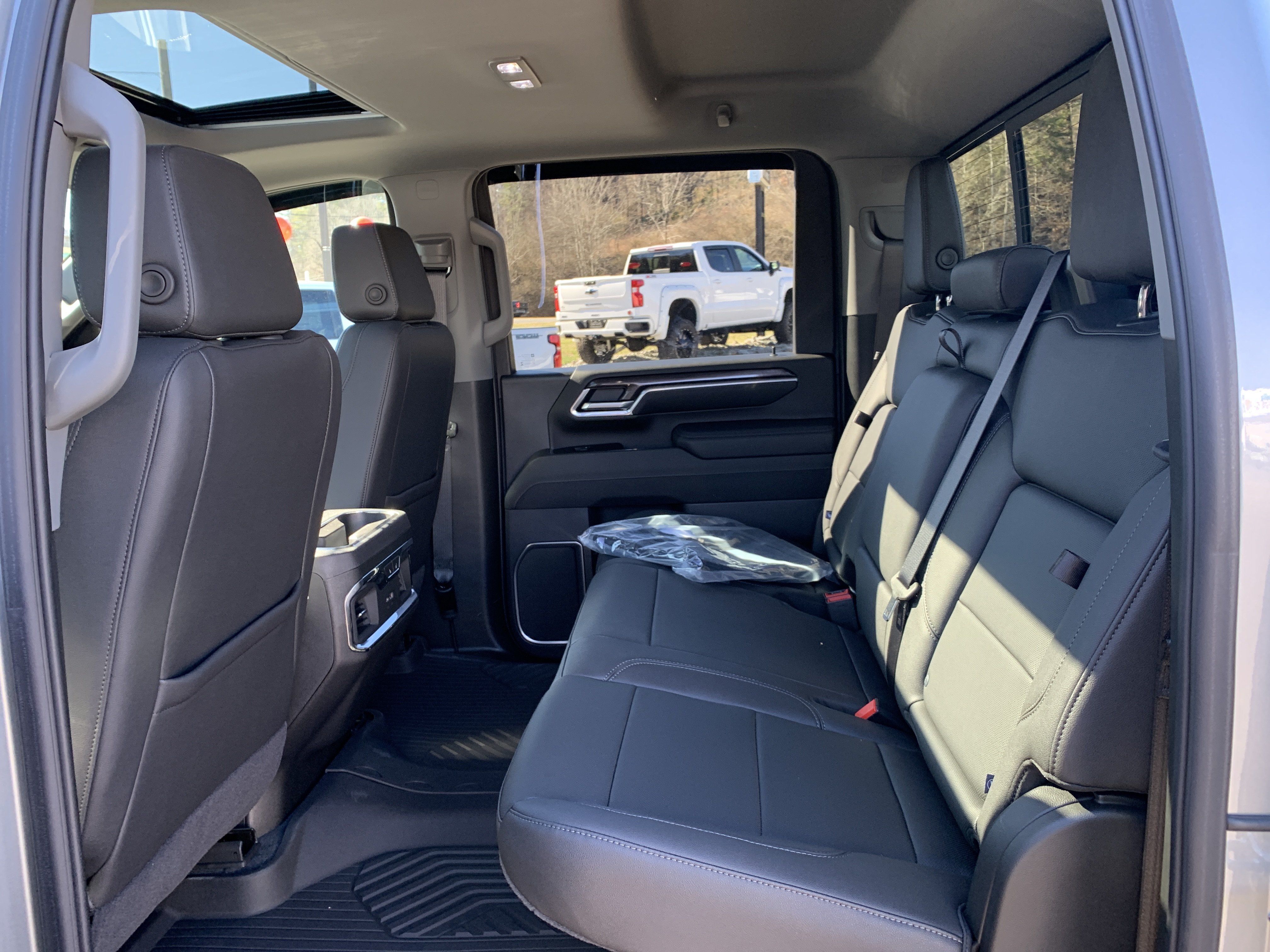 New 2025 Chevrolet Silverado 2500 LTZ w/ LTZ Premium Package AWD/4WD image 22