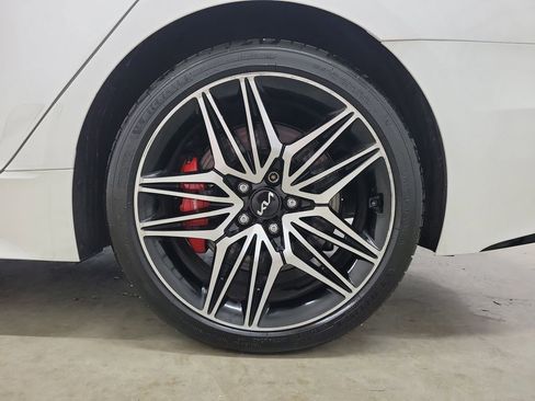 Used 2022 Kia Stinger GT2 image 12