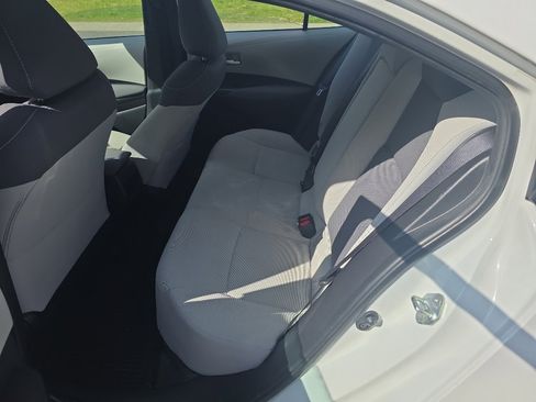 Used 2020 Toyota Corolla LE image 14