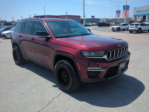 Used 2023 Jeep Grand Cherokee Limited RWD image 2