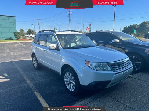 Used 2012 Subaru Forester 2.5X Premium w/ All-Weather Pkg image 3