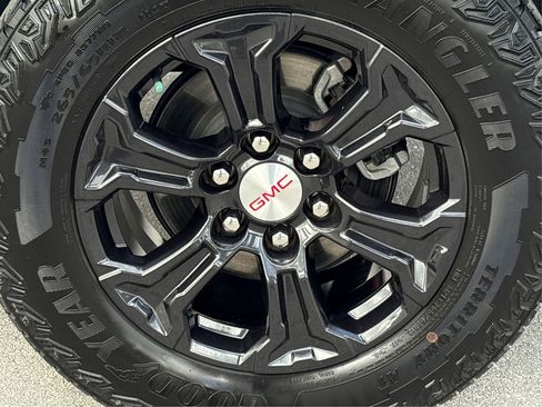 Used 2023 GMC Canyon Elevation w/ Convenience Package image 13