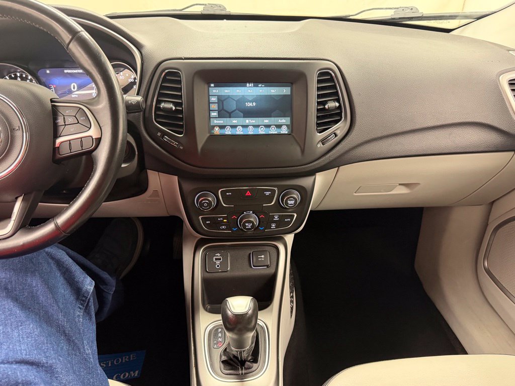 Used 2018 Jeep Compass Latitude w/ Popular Equipment Group FWD image 24