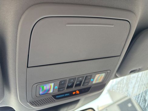 Used 2023 Ford Explorer Limited w/ Limited Technology Package image 23