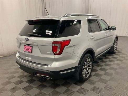Used 2018 Ford Explorer Platinum image 3