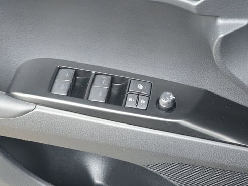 Used 2025 Toyota Camry SE image 34