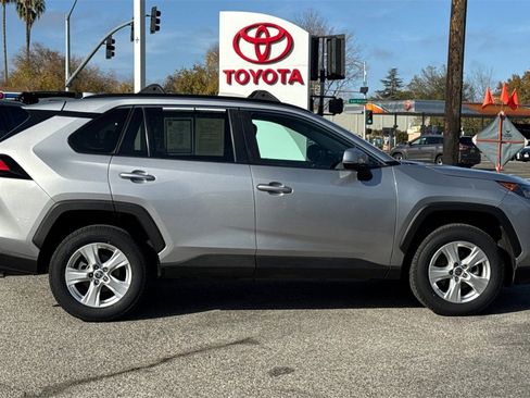 Used 2021 Toyota RAV4 LE image 2