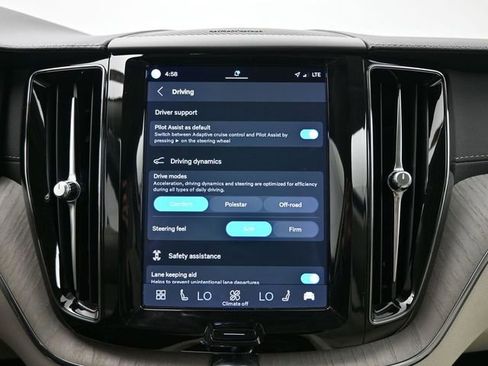 Used 2023 Volvo XC60 B5 Ultimate image 14