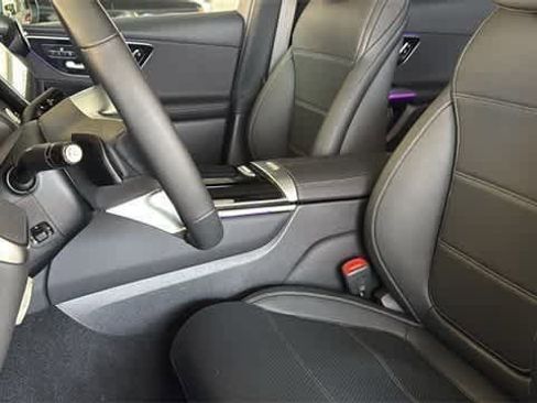 Used 2025 Mercedes-Benz GLC 300 4MATIC image 60