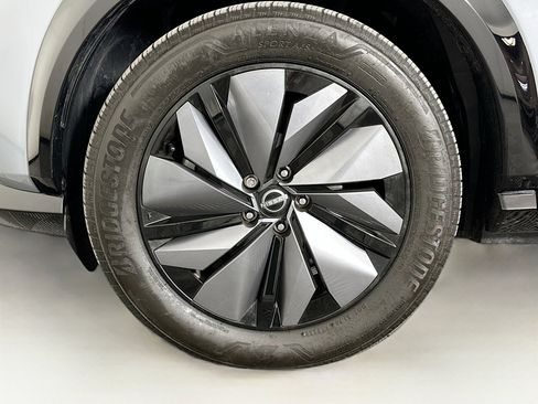 Used 2023 Nissan Ariya AWD image 11