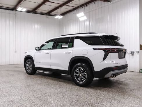 Used 2026 Chevrolet Traverse LT AWD/4WD image 4