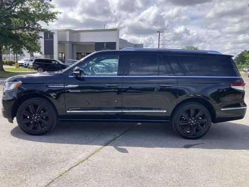 Used 2024 Lincoln Navigator L Reserve AWD/4WD image 8