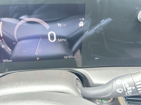 Used 2025 Buick Encore GX Preferred image 40