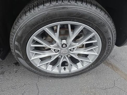 Used 2025 Jeep Grand Cherokee Summit image 36