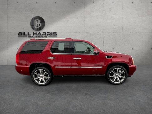 Used 2014 Cadillac Escalade Luxury image 4