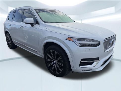 Used 2022 Volvo XC90 T6 Inscription w/ Climate Package image 4
