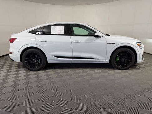 Used 2022 Audi e-tron Premium Plus w/ Premium Plus Package image 8