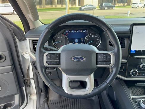 Used 2022 Ford Expedition XLT RWD image 12