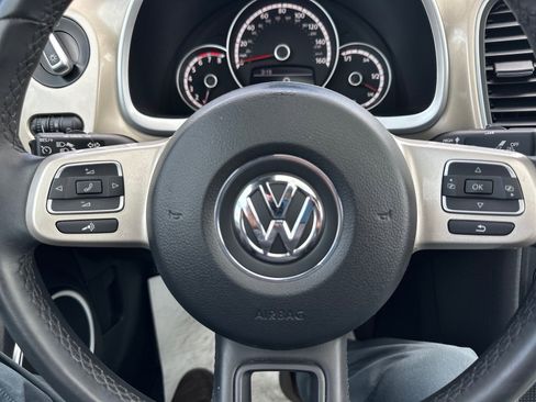 Used 2014 Volkswagen Beetle 1.8T FWD image 22