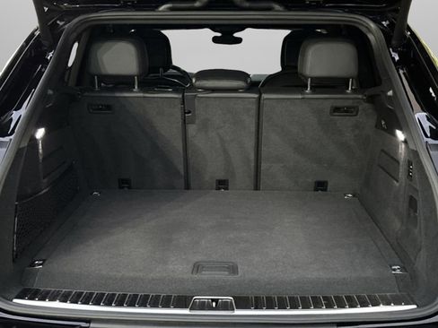 Used 2025 Porsche Cayenne E-Hybrid Coupe image 9