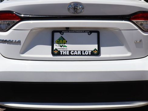 Used 2020 Toyota Corolla LE FWD image 21