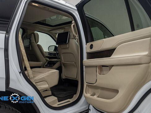 Used 2020 Lincoln Navigator Reserve w/ Equipment Group 208A Reserve image 34