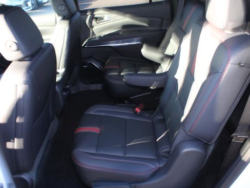 New 2026 Chevrolet Traverse RS image 15