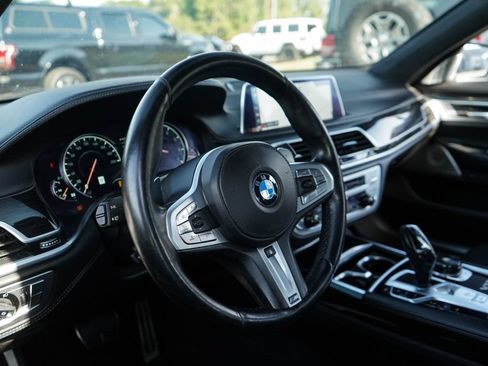 Used 2019 BMW M760i xDrive w/ Luxury Rear Seating Package AWD/4WD image 6