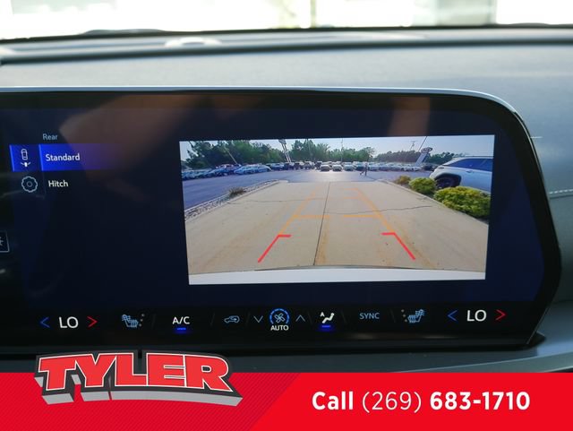 New 2027 Chevrolet Traverse LT w/ LPO, Floor Liner Package AWD/4WD image 54