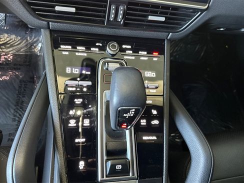 Used 2023 Porsche Cayenne image 40