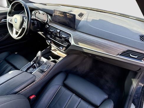 Used 2018 BMW 530e xDrive image 15