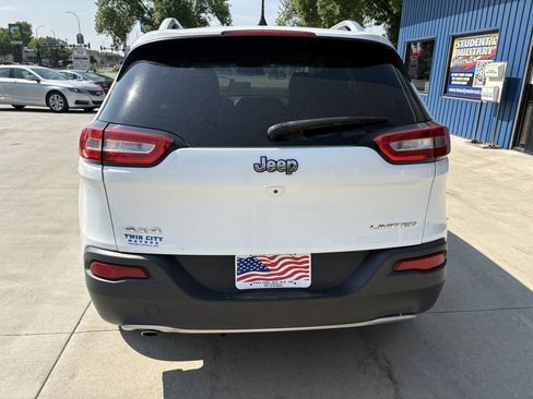 Used 2016 Jeep Cherokee Limited AWD/4WD image 7