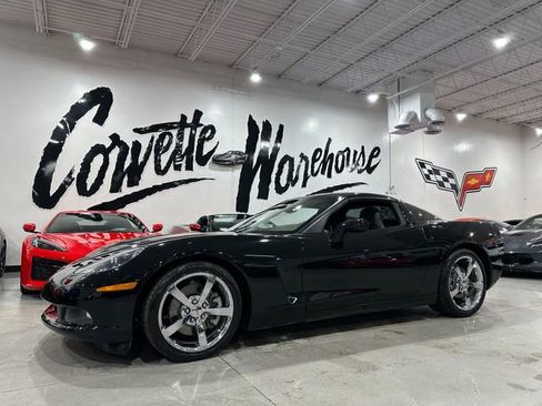 Used 2010 Chevrolet Corvette Coupe w/ Preferred Equipment Group RWD image 1
