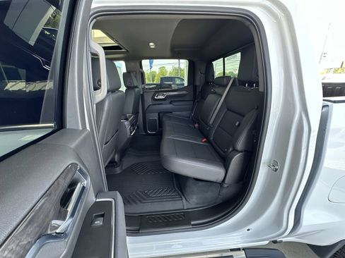 Used 2025 Chevrolet Silverado 1500 LTZ w/ LTZ Premium Package AWD/4WD image 26
