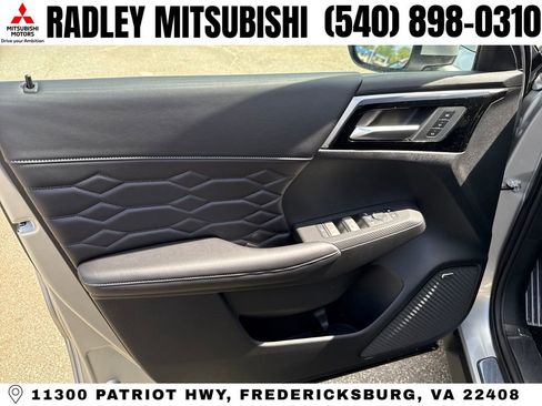 New 2026 Mitsubishi Outlander SEL image 5