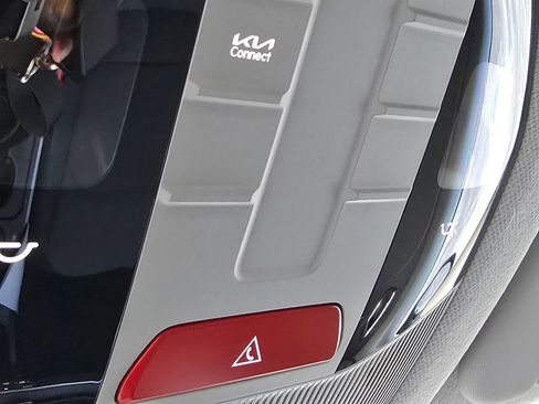 New 2025 Kia K4 LXS image 5