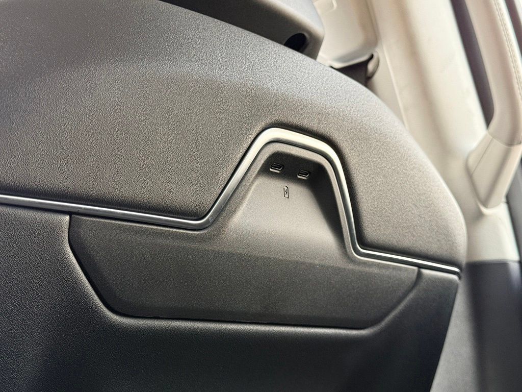 New 2027 Lincoln Navigator Premiere AWD/4WD image 13
