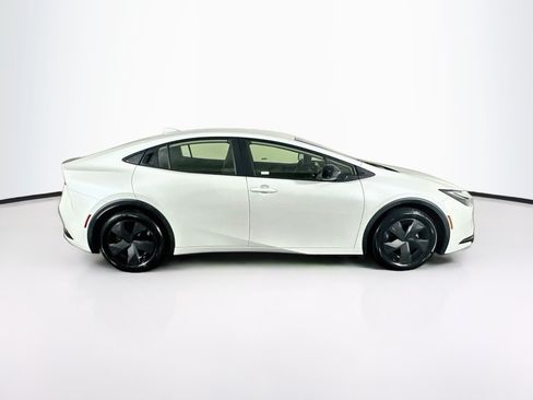 Used 2024 Toyota Prius LE FWD image 10