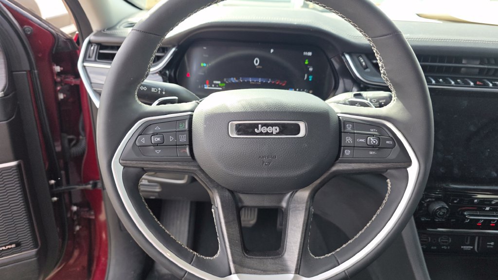 Used 2023 Jeep Grand Cherokee 4WD 4xe w/ Luxury Tech Group II image 14